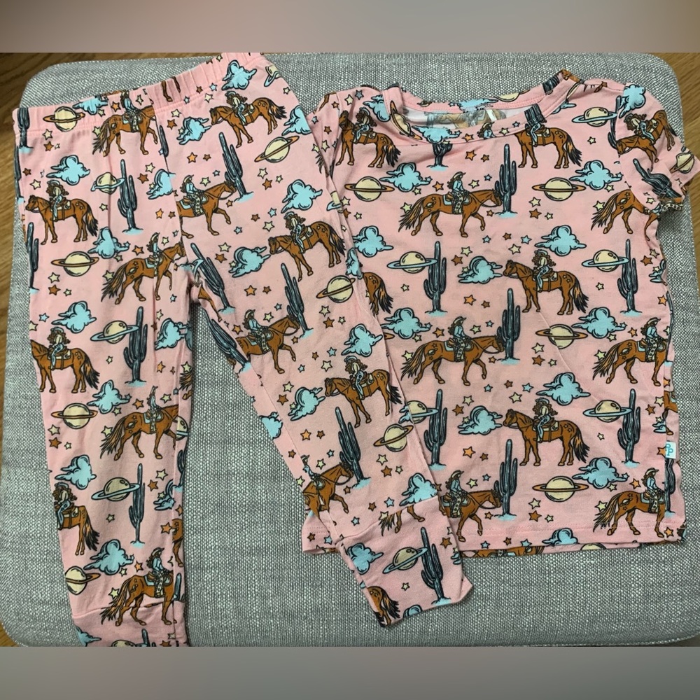 Posh Peanut Oakley Pajamas Size 12-18 months
